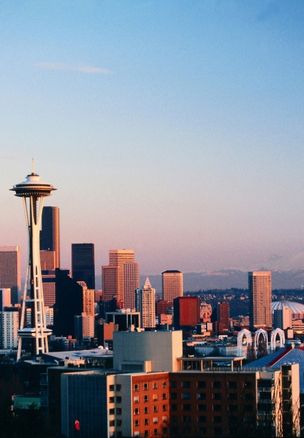 Coffee culture, seafood restaurants and cozy cafés in Seattle